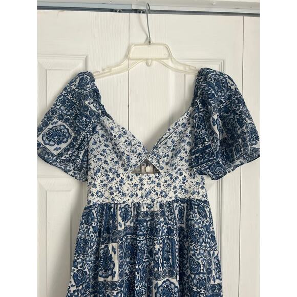 Abercrombie & Fitch Twistfront Tiered Maxi Dress - M Petite - Blue Pattern - Picture 3 of 3